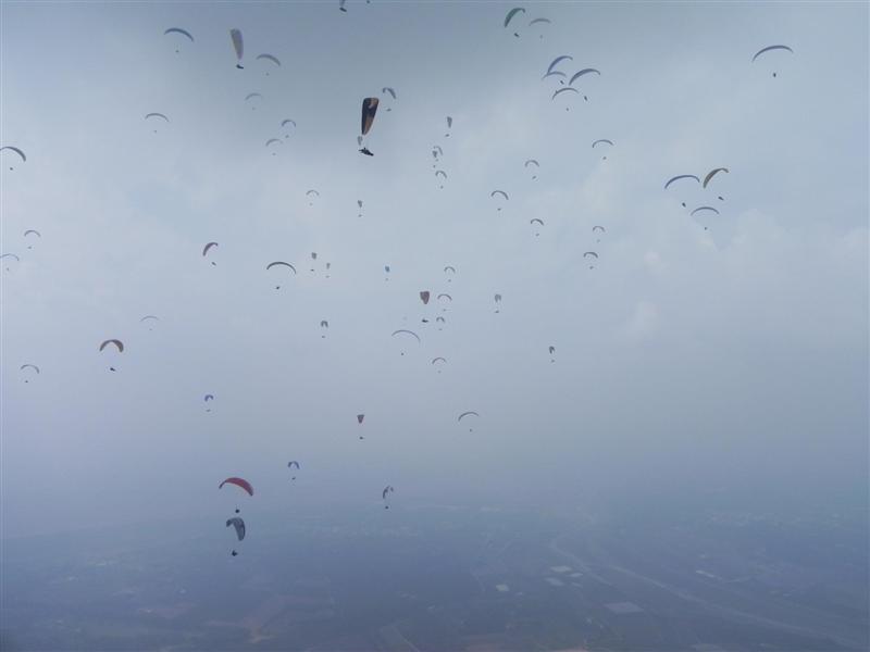 saichai paragliding taiwan 1 (Medium).jpg